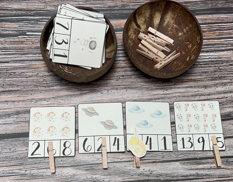 Imparare i numeri giocando_conta gli elementi spaziali con le flashcards!