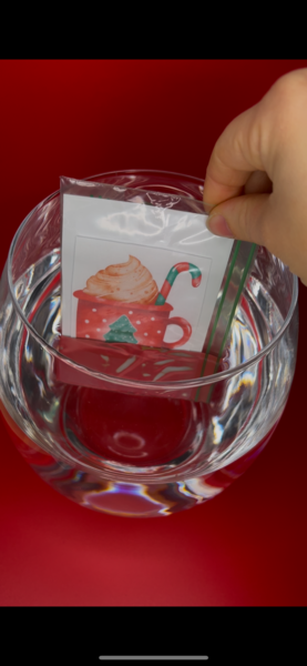 Esperimento/gioco rifrazione della Luce tema Natale. Crealab.