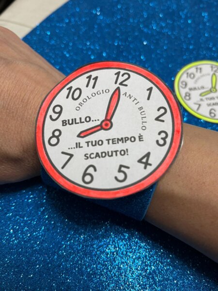 Orologio antibullo- Giornata contro il bullismo