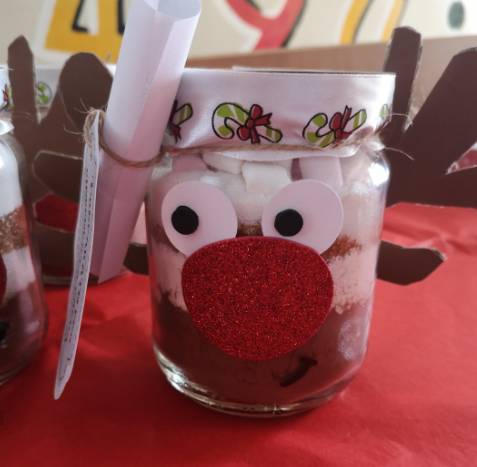 Ricetta per cioccolata calda in barattolo a forma di renna