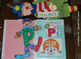 Lettera P creativa con Pecora e Pagliaccio