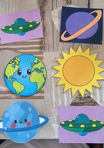 DECORARE LA PORTA - TEMA VIAGGIO CLASSE QUINTA PRIMARIA